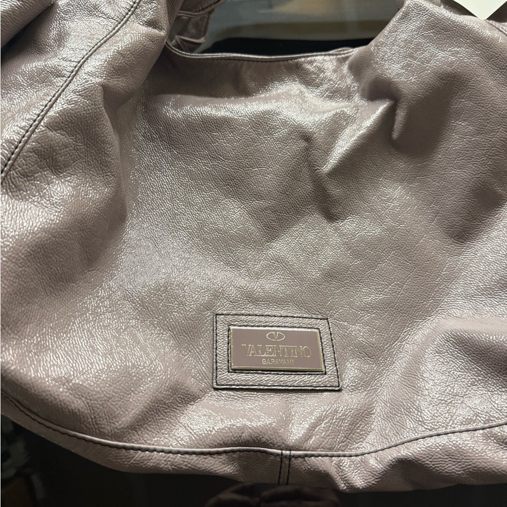 valentino
Patent Lacca Large Nuage Bow Hobo - Picture 7 of 15